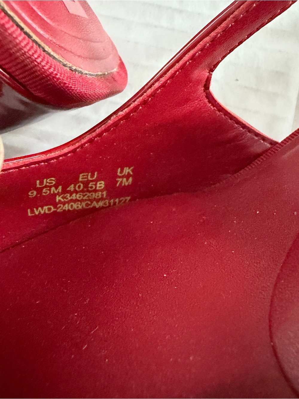 DKNY Women's Carson Pointed-Toe Slingback Pumps Ruby Red patent Heels Size 9.5 - Picture 6 of 6